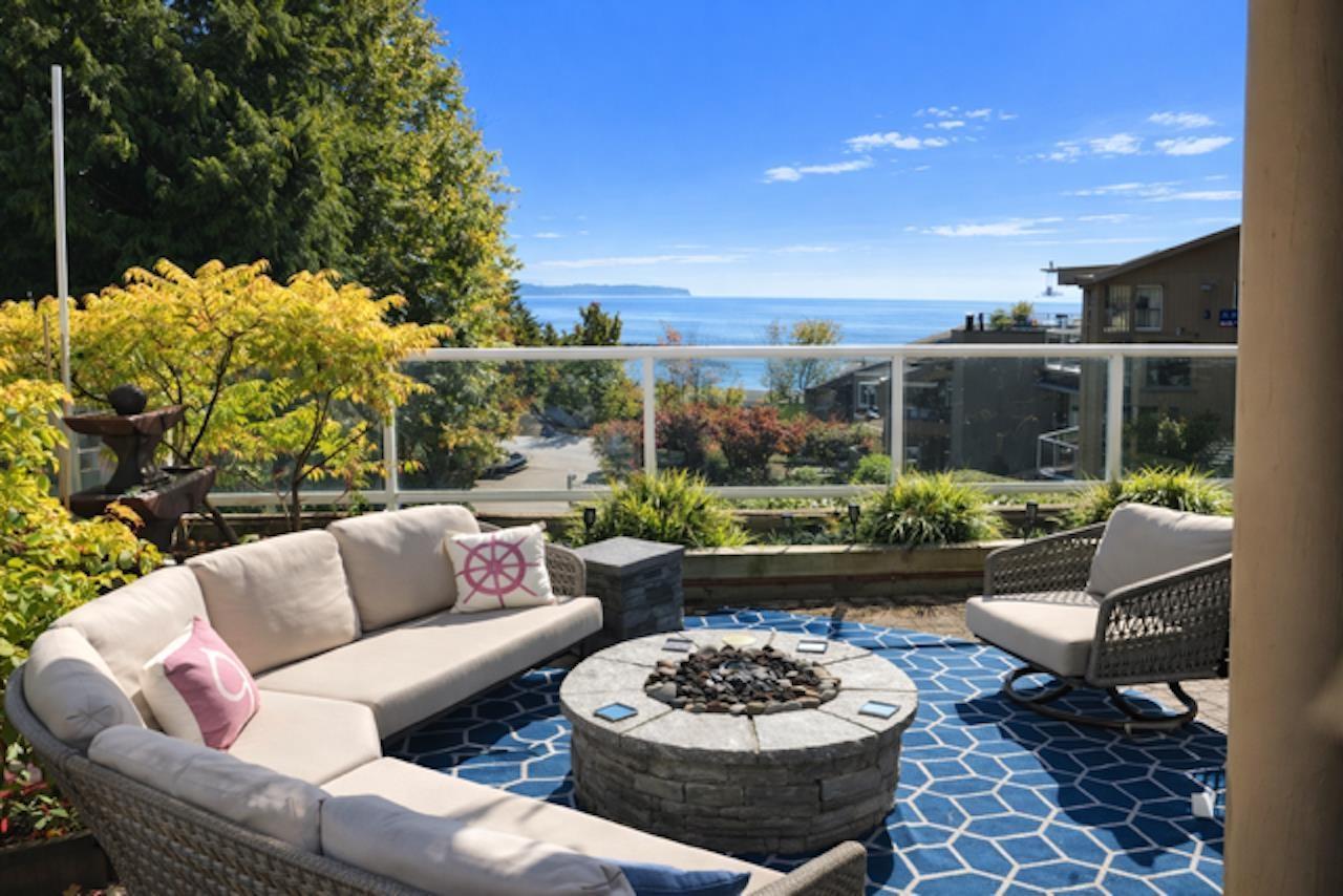 102 15025 VICTORIA AVENUE