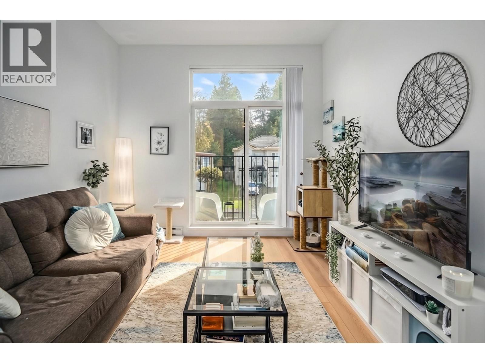 213 708 EDGAR AVENUE