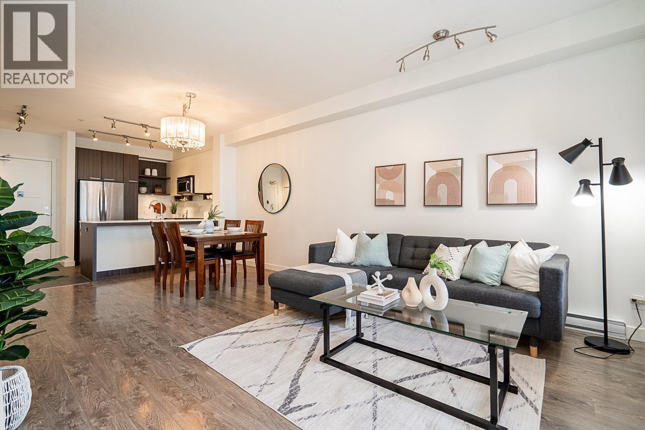 313 553 FOSTER AVENUE