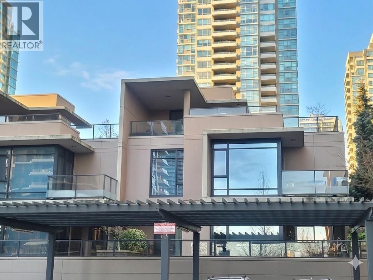 TH2 - 2077 ROSSER AVENUE