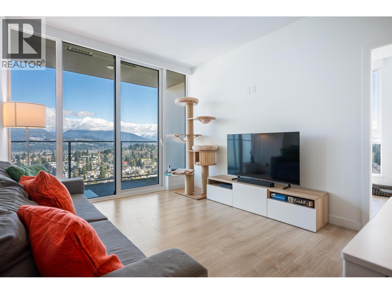 3205 567 CLARKE ROAD