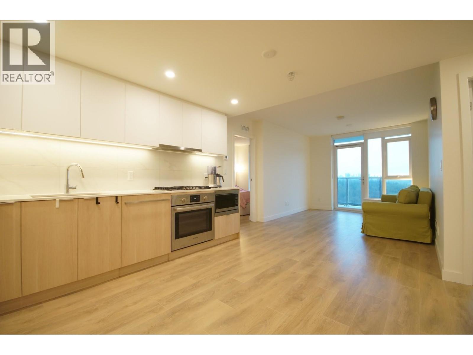 2308 318 ALDERSON AVENUE