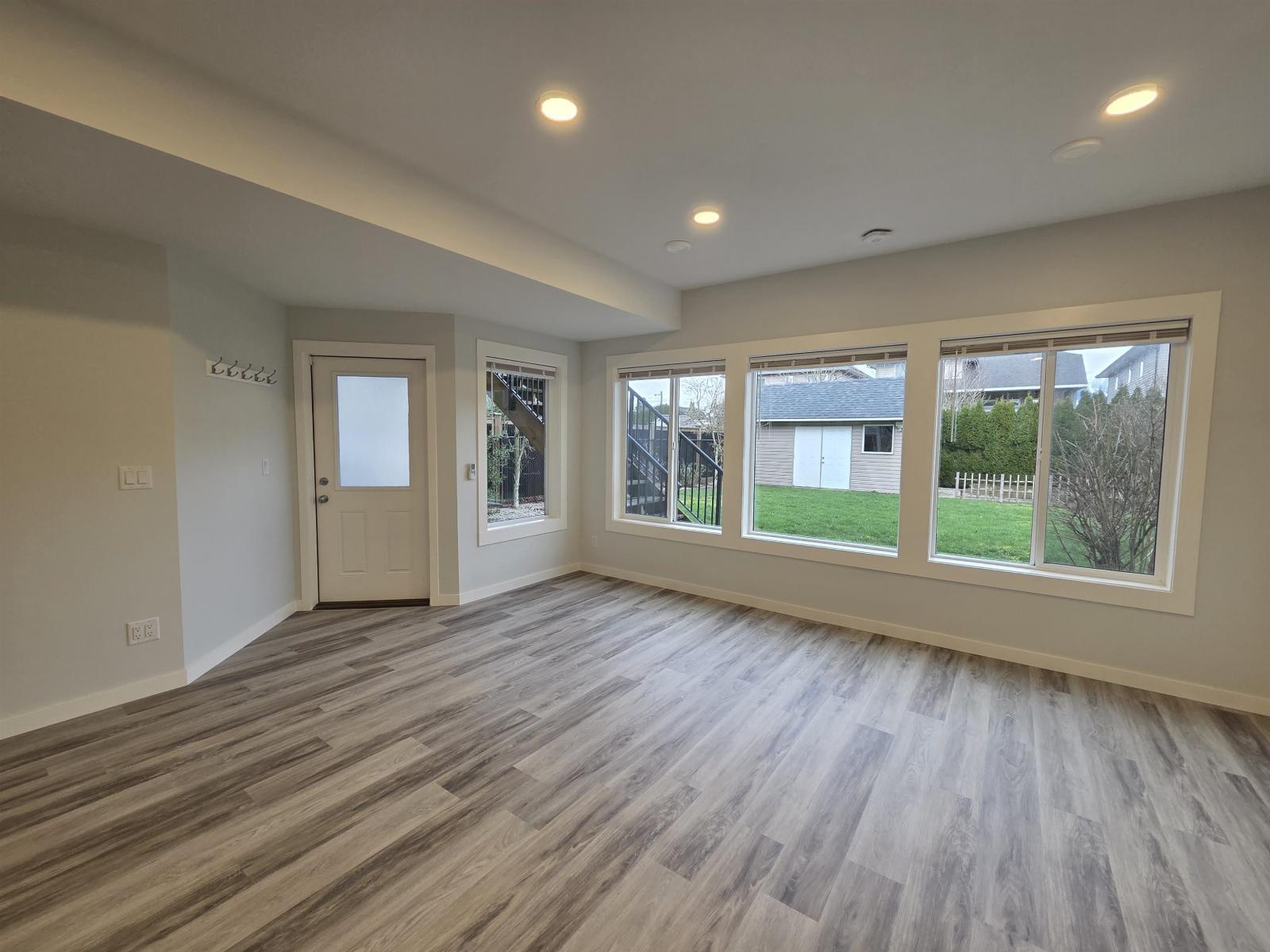 Lower 10282 KENT ROAD, Fairfield Island