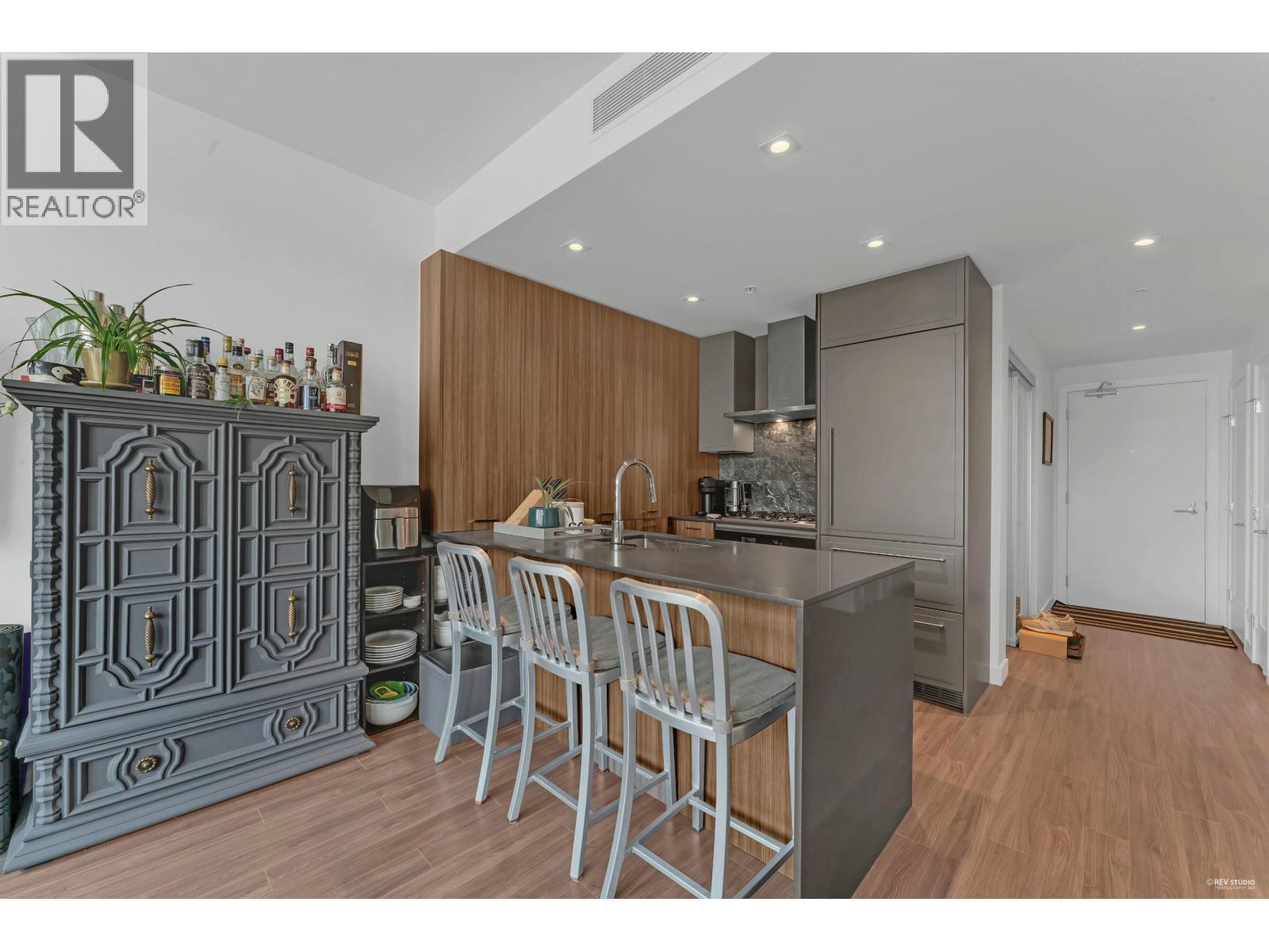 407 2288 ALPHA AVENUE