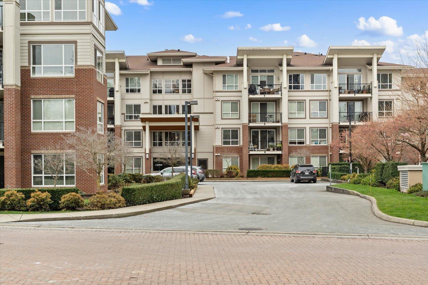 402 3192 GLADWIN ROAD