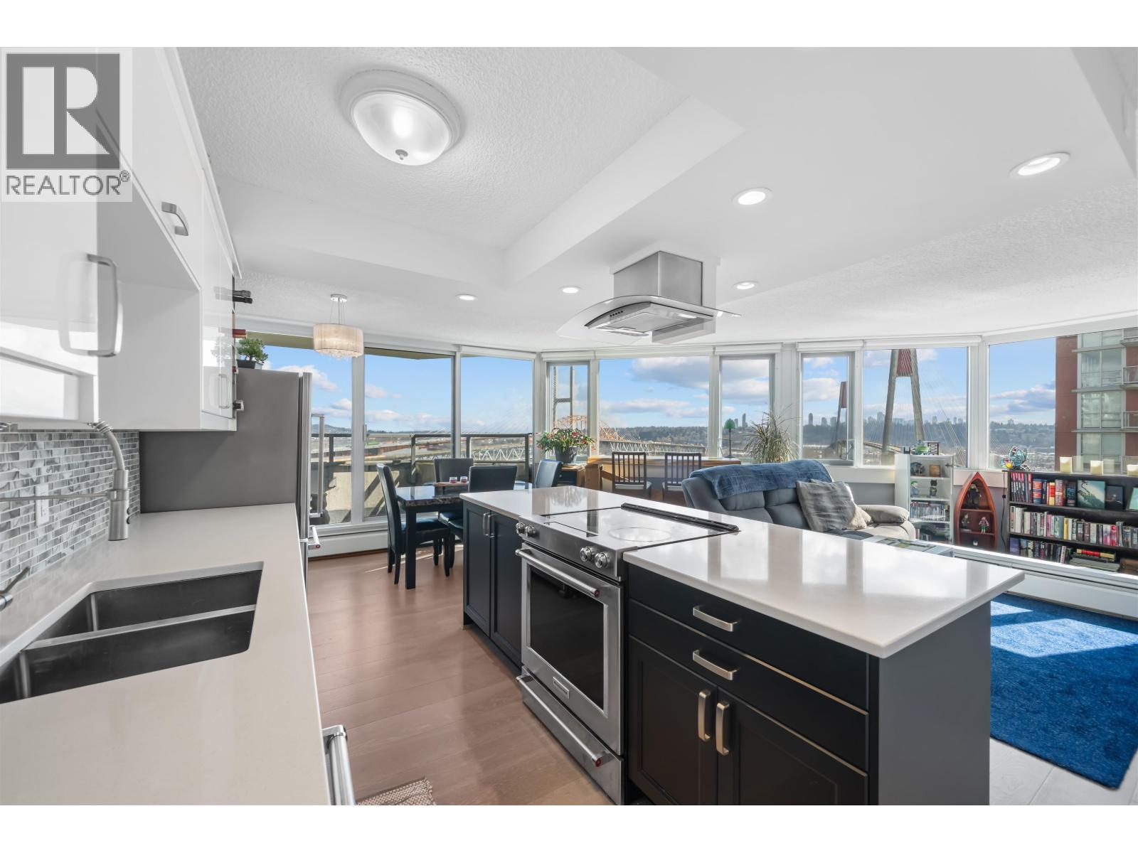 903 31 ELLIOT STREET