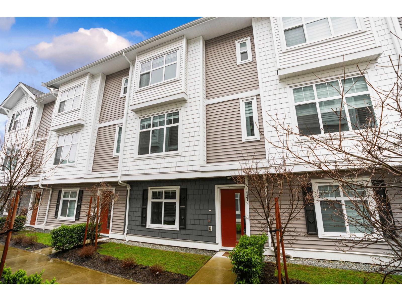 11 2033 MCKENZIE ROAD