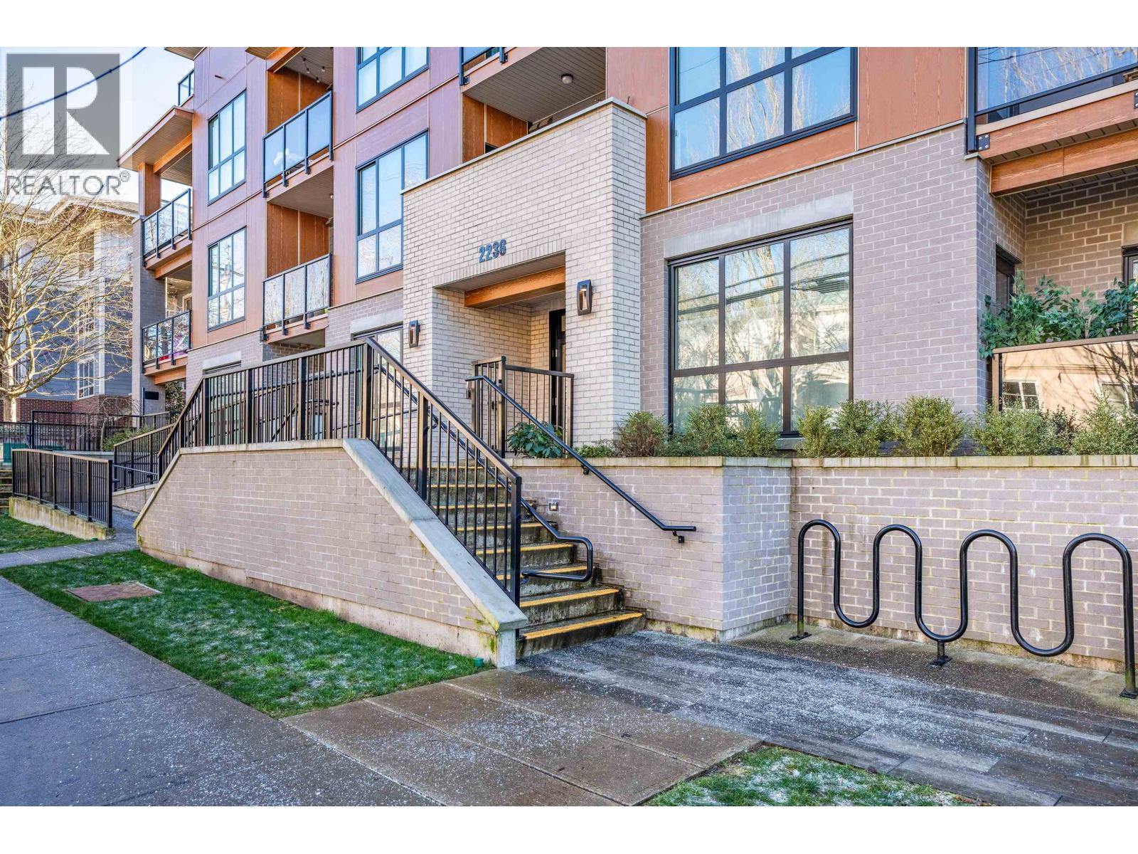 306 2236 WELCHER AVENUE