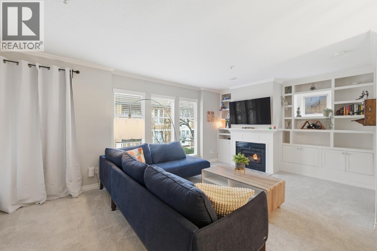 W206 639 W 14TH AVENUE