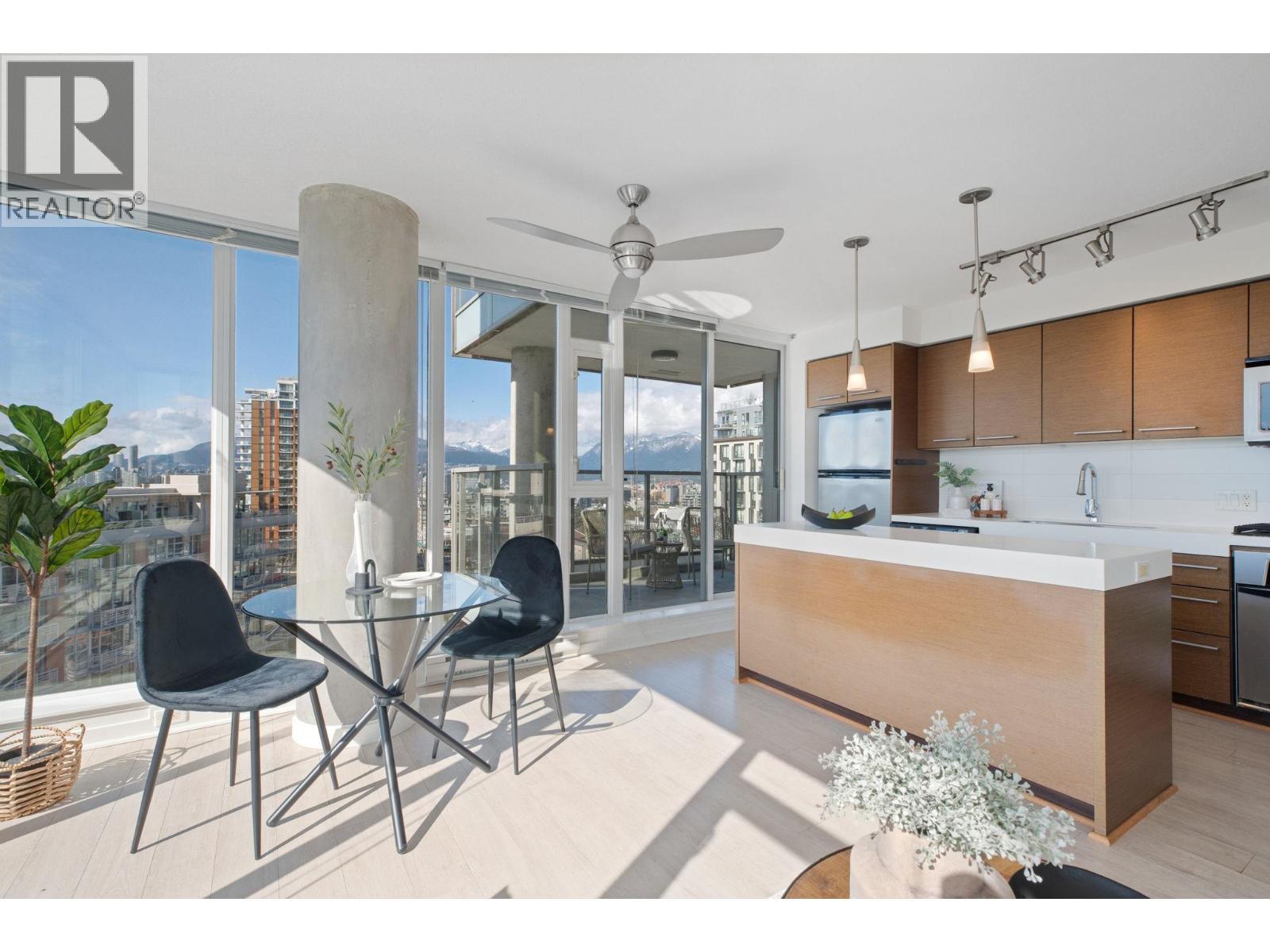 901 2770 SOPHIA STREET