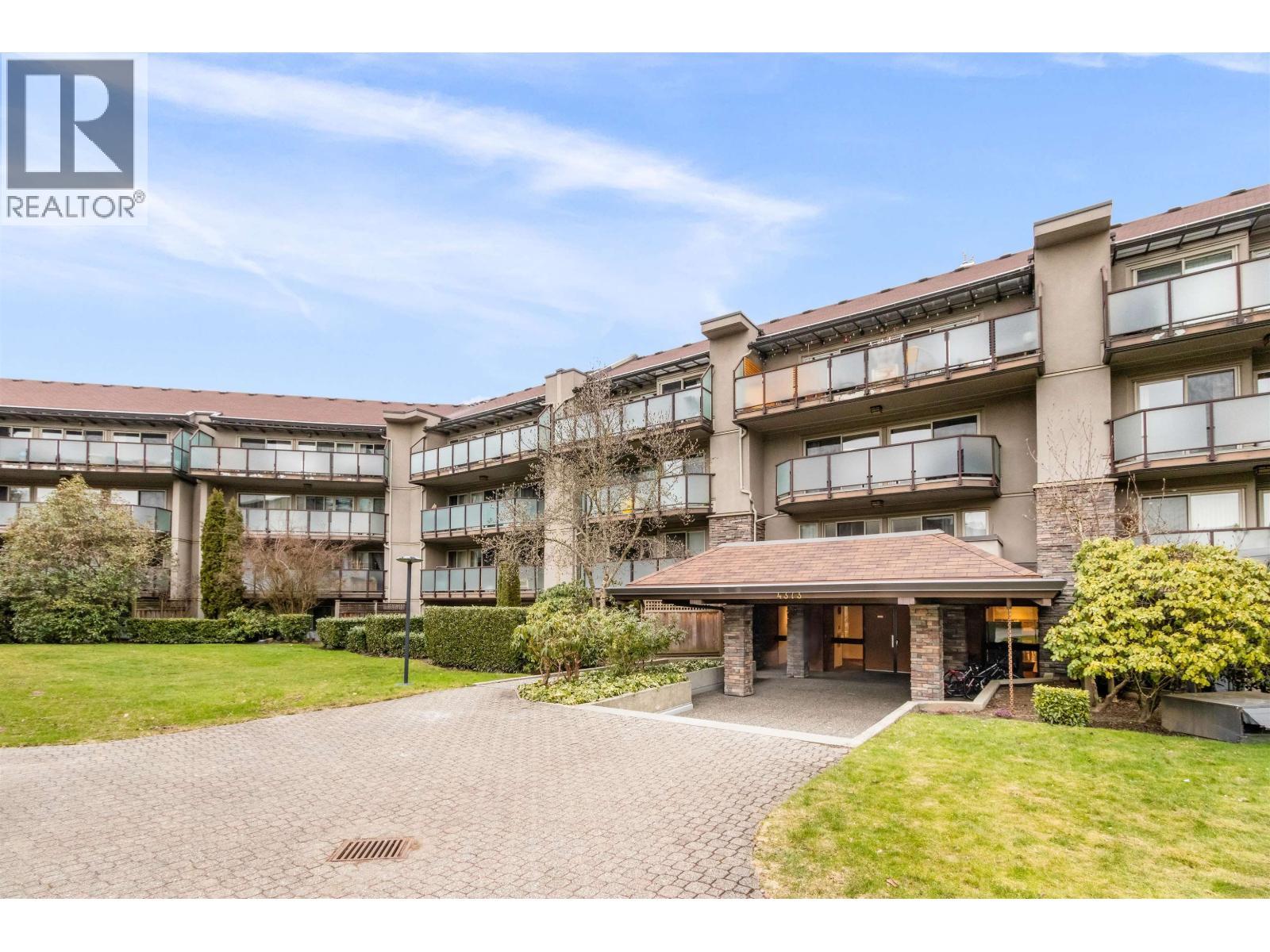 324 4373 HALIFAX STREET