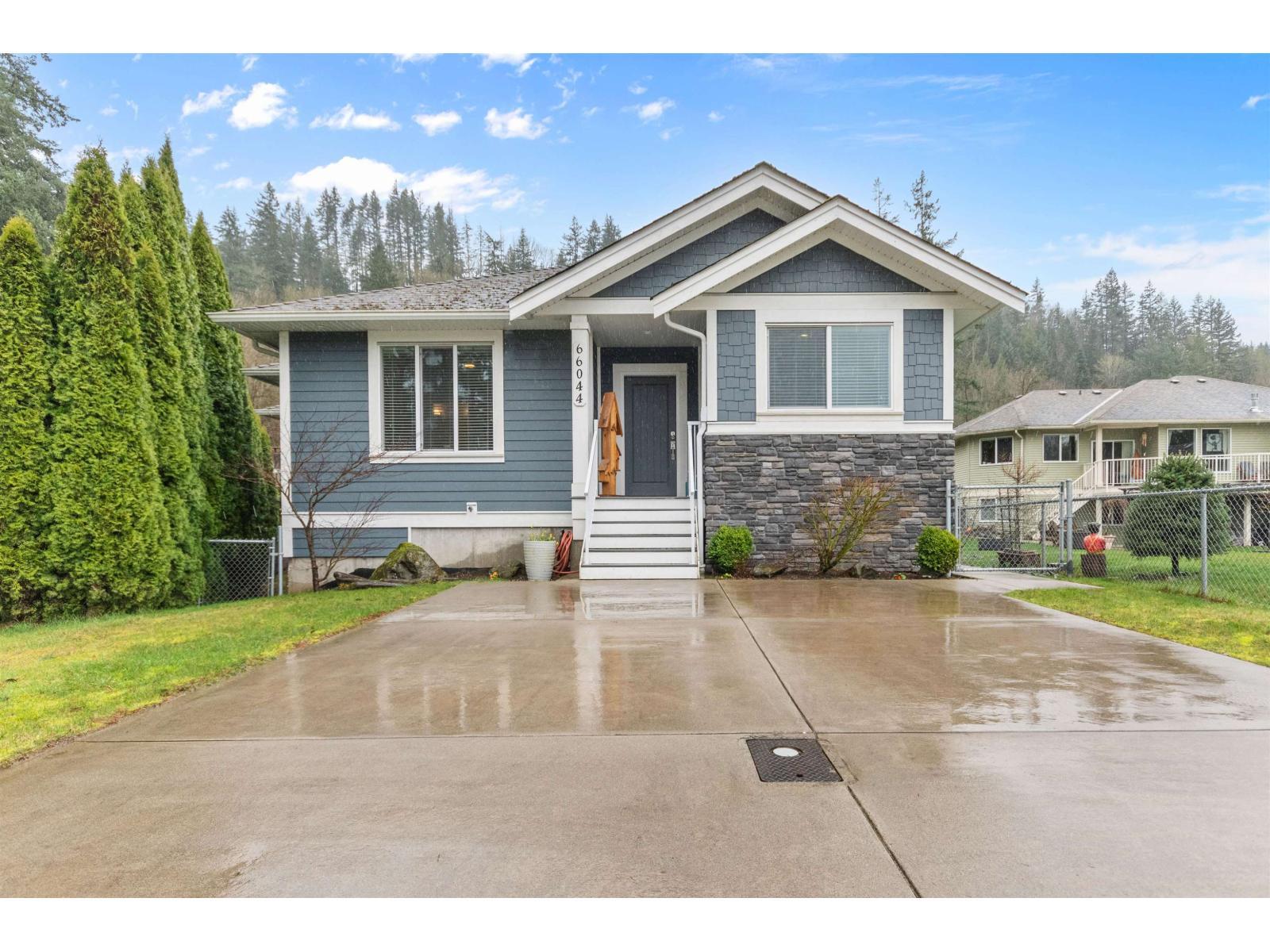 66044 OGILVIEW DRIVE, Kawkawa Lake
